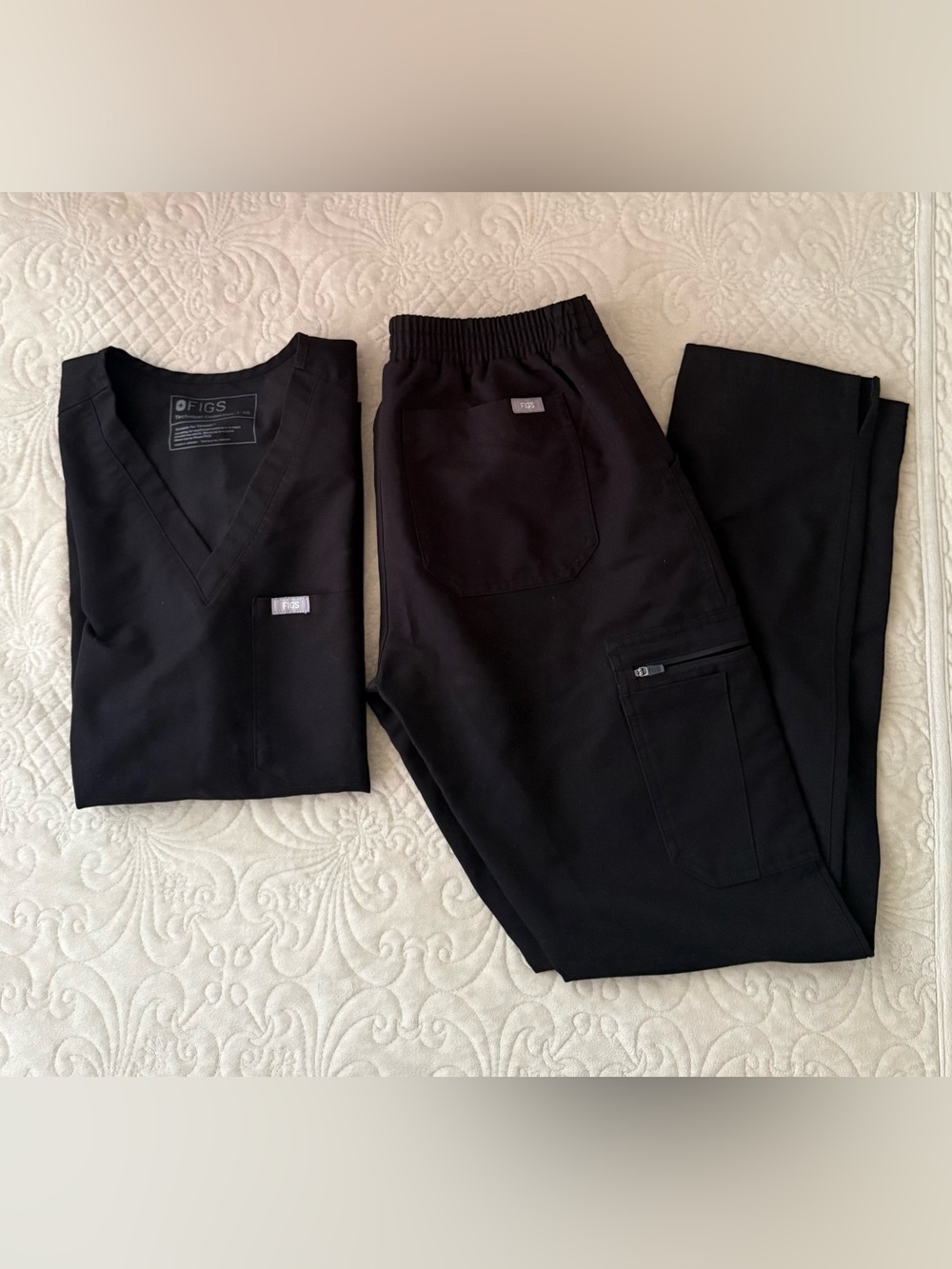Women’s FIGS Scrub Set